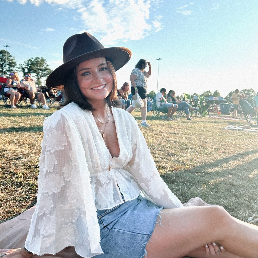 Meet your Posher, Ashley